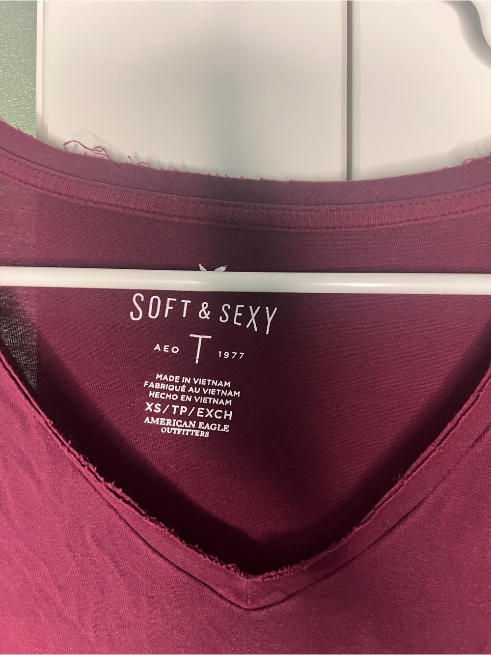 American Eagle Outfitters Women's V-Neck Pocket Tee in Burgundy - Picture 2 of 5